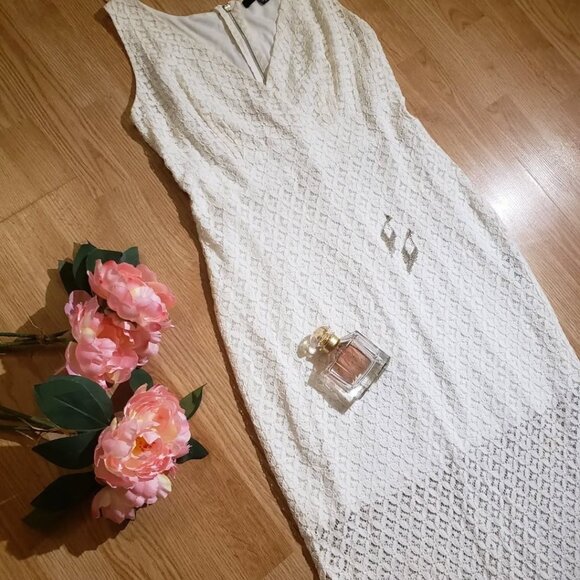 Gorgeous ivory lace maxi dress. - Picture 11 of 11